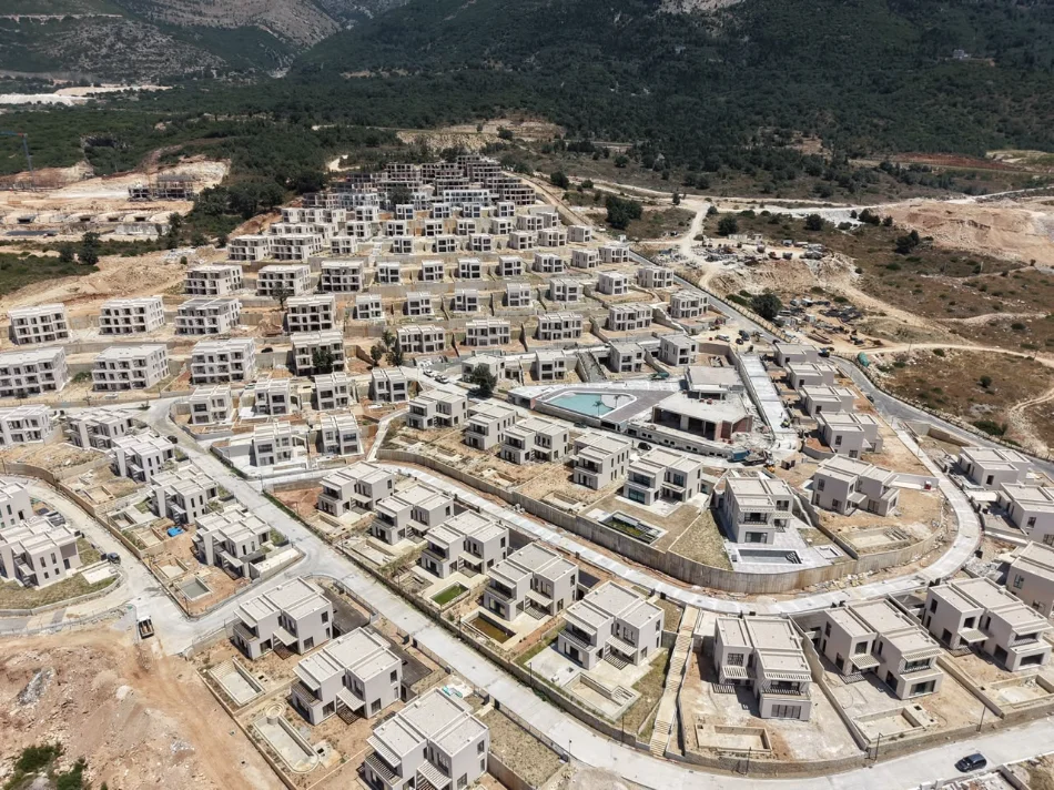 Vlore, shitet Vile Vile 2 Katshe Kati 1, 300 m² 1.400.000 € (Drimadhes)