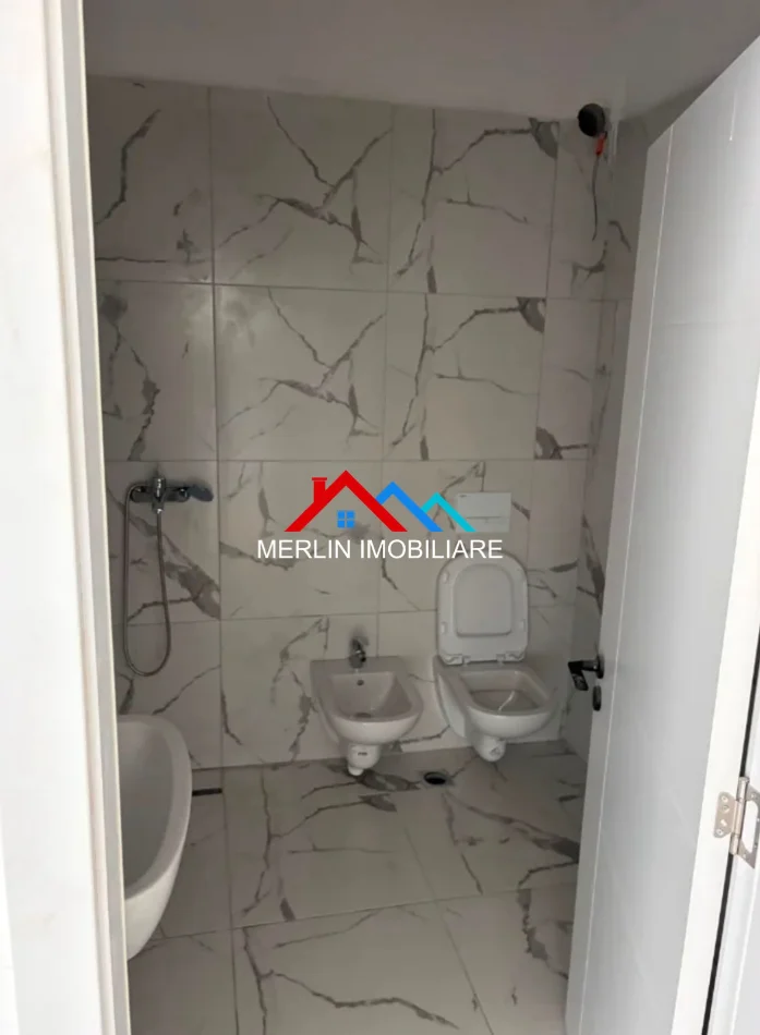 Tirane, jepet me qera apartament 1+1+Ballkon Kati 3, 59 m² 425 € (RRUGA 5 MAJI)