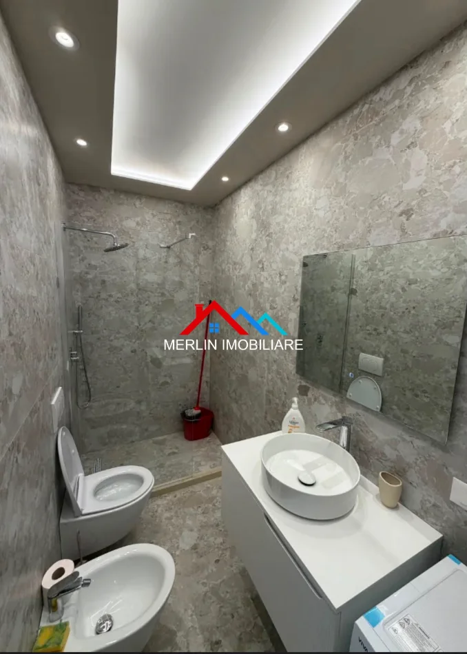 Tirane, jepet me qera apartament 1+1+Ballkon Kati 2, 50 m² 600 € (RRUGA TEODOR MUZAKA,ALI DEMI)