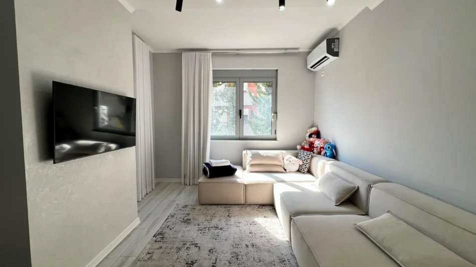 🏠Me Qera: 1+1 +1 Verande 📍Kopshti Zologjik - 60,000 Leke/Muaj - K.2 - 70m² || I Sapo Investuar - Zona Ofron Qetesi dhe Komfort⚜️