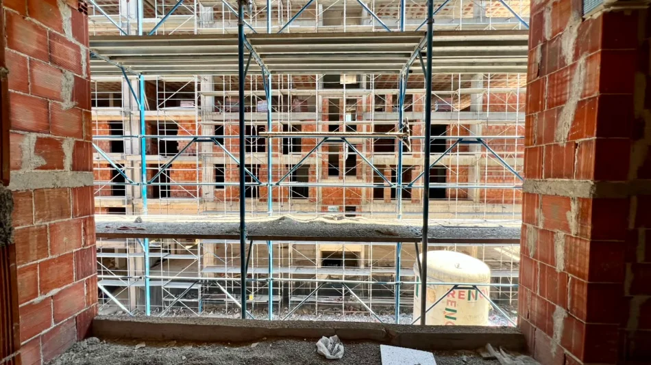 SHITET: 1+1 📍Paskuqan (Ringside Residence) - Orientim: JUG (Plot Diell🌞) - 79,900€ - S.66m² || Nje nga Zonat me Zhvillimin me te shpejte te Tiranes
