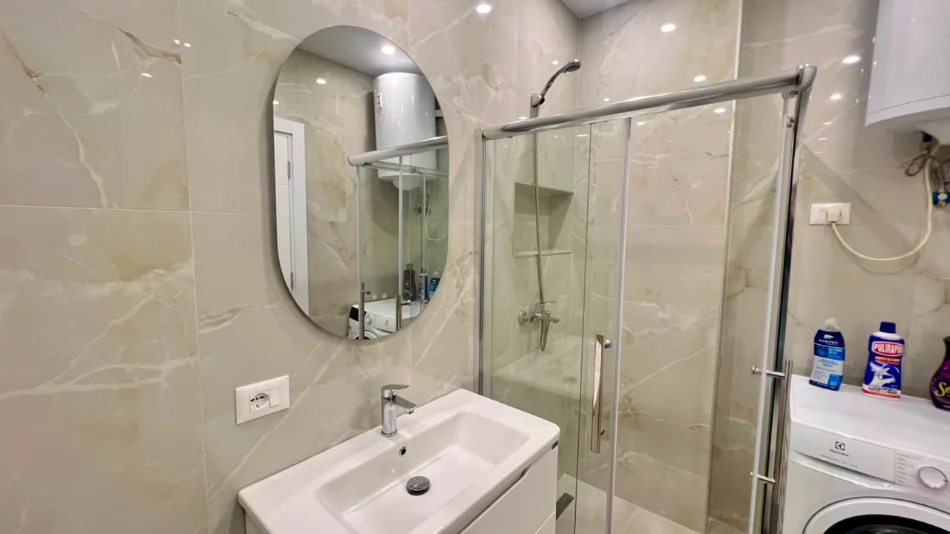 🏠Me Qera: 1+1📍Bulevardi I Ri (Rr.Jordan Misja - Kompleksi Ndregjoni)- 60,000 Leke/Muaj - Pallat V.2026 - Kt.4 - Sp.75m² - (E Pa Banuar 100% e re)🔥