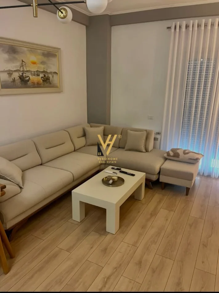 Tirane, jepet me qera apartament 1+1+Ballkon Kati 2, 79 m² 620 € (SAUK)