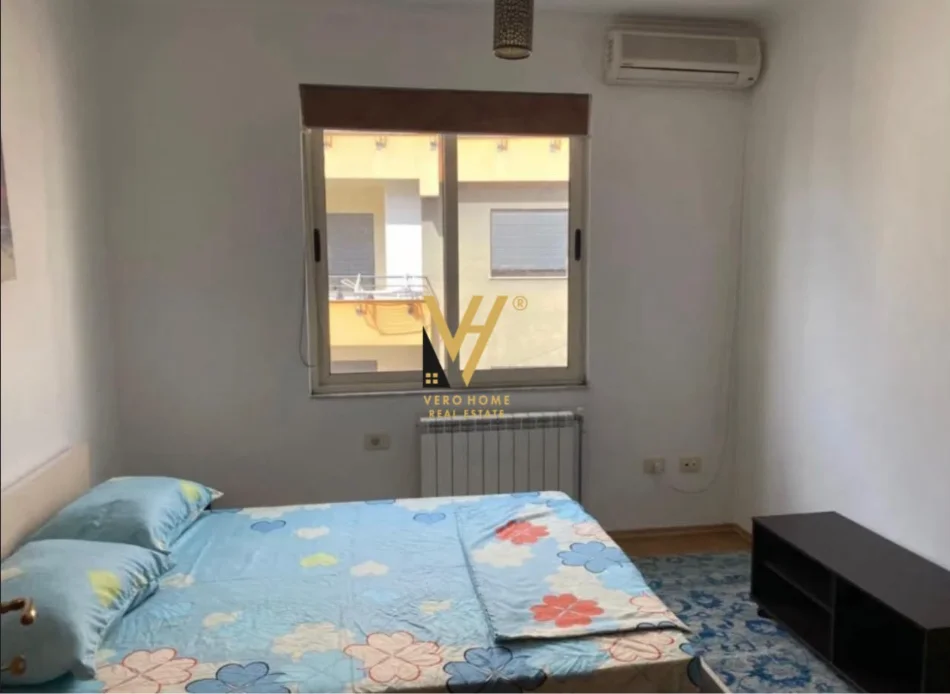 Tirane, jepet me qera apartament 2+1 Kati 4, 85 m² 830 € (RRUGA E BARRIKADAVE)