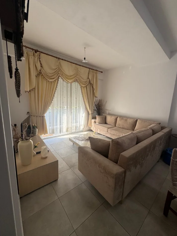 Tirane, jepet me qera apartament 1+1 Kati 1, 70 m², 50.000LEKE  (BRRYL , PRANE SHKOLLES NIKET DARDANI)