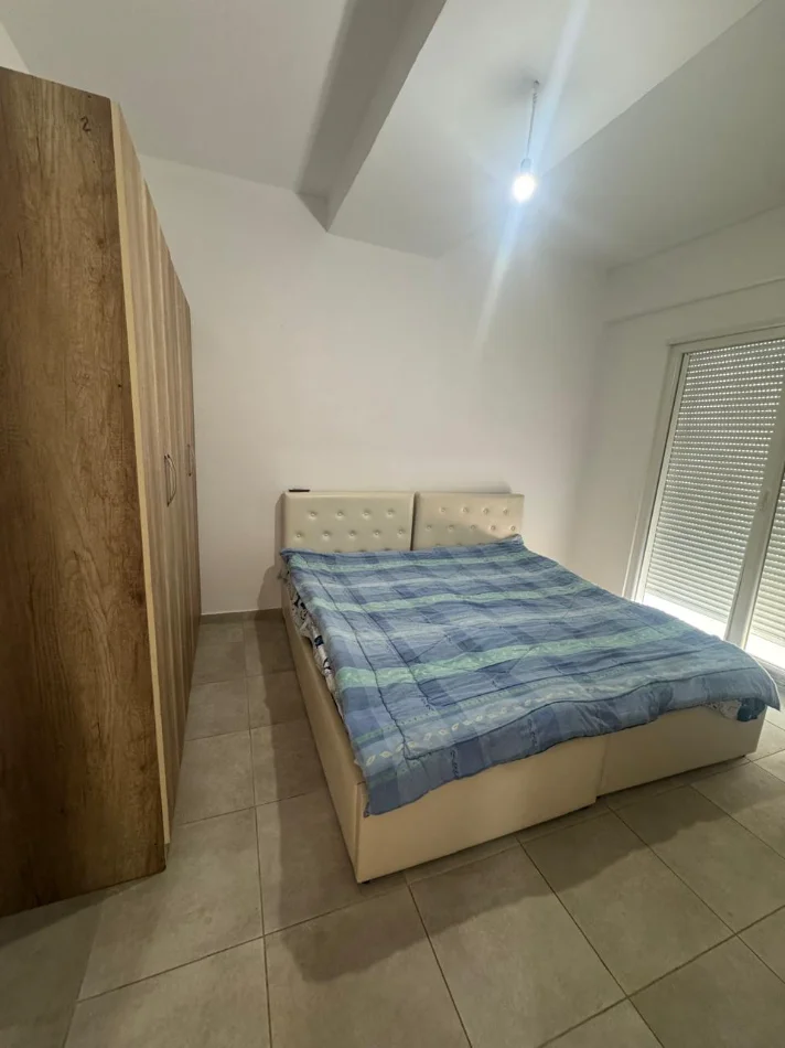 Tirane, jepet me qera apartament 1+1 Kati 1, 70 m², 50.000LEKE  (BRRYL , PRANE SHKOLLES NIKET DARDANI)
