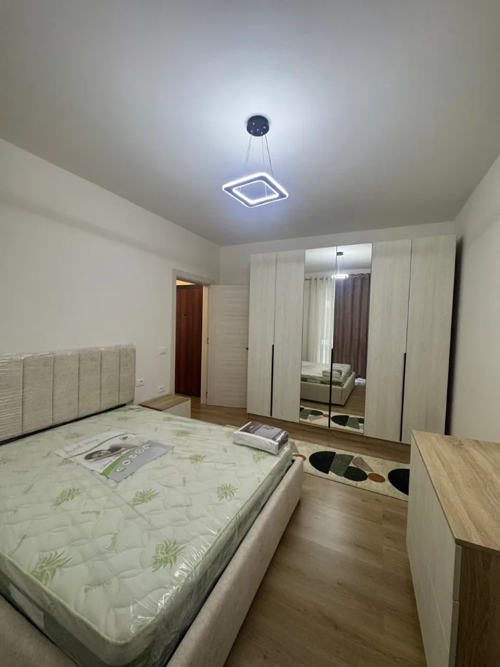 Tirane, jepet me qera apartament 1+1 Kati 2, 67 m², 45.000LEKE (PASKUQAN, KOMPLEKSI ALBULENA)