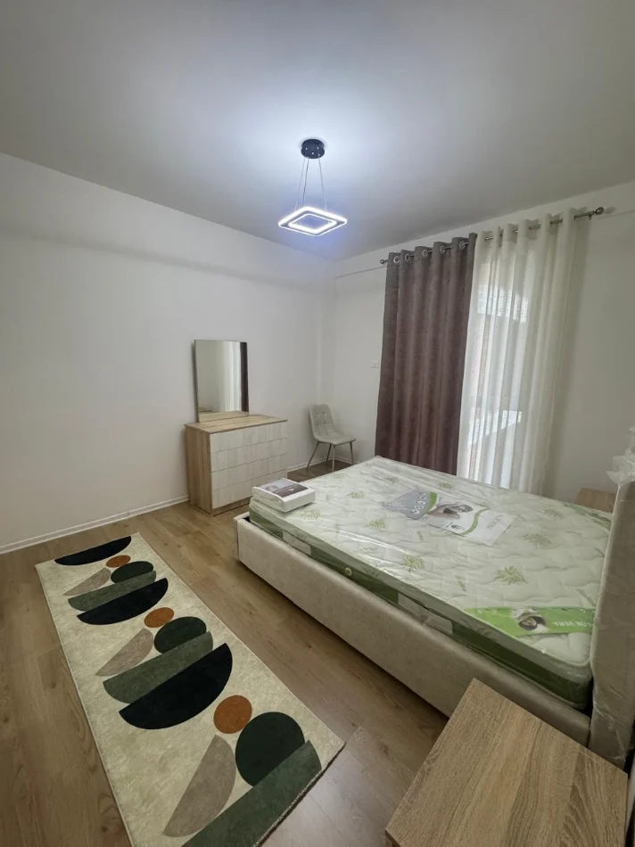 Tirane, jepet me qera apartament 1+1 Kati 2, 67 m², 45.000LEKE (PASKUQAN, KOMPLEKSI ALBULENA)