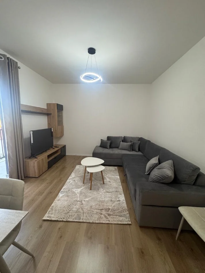 Tirane, jepet me qera apartament 1+1 Kati 2, 67 m², 45.000LEKE (PASKUQAN, KOMPLEKSI ALBULENA)