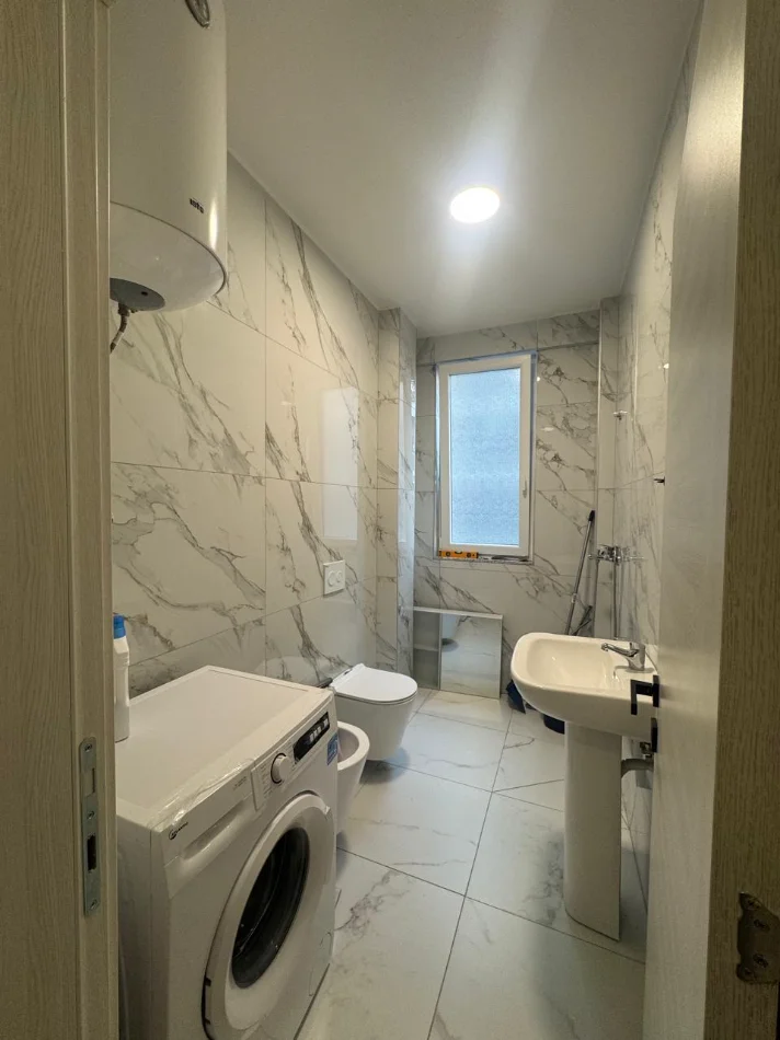 Tirane, jepet me qera apartament 1+1 Kati 2, 67 m², 45.000LEKE (PASKUQAN, KOMPLEKSI ALBULENA)