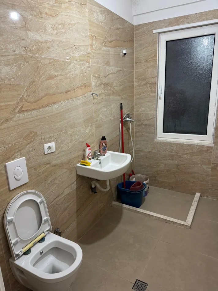 Tirane, jepet me qera apartament 2+1+Ballkon Kati 1,65.000 LEKE ,125 m² (ASTIR)