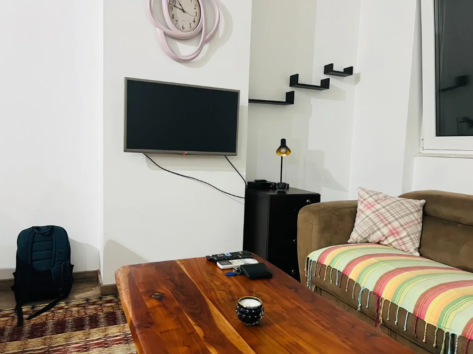 Tirane, jepet me qera apartament 2+1 Kati 12, 95 m² 700 € (Jordan Misja)