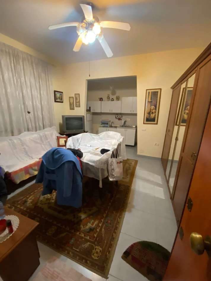 Tirane, jepet me qera garsonier Studio Kati 0, 20,000 lek
