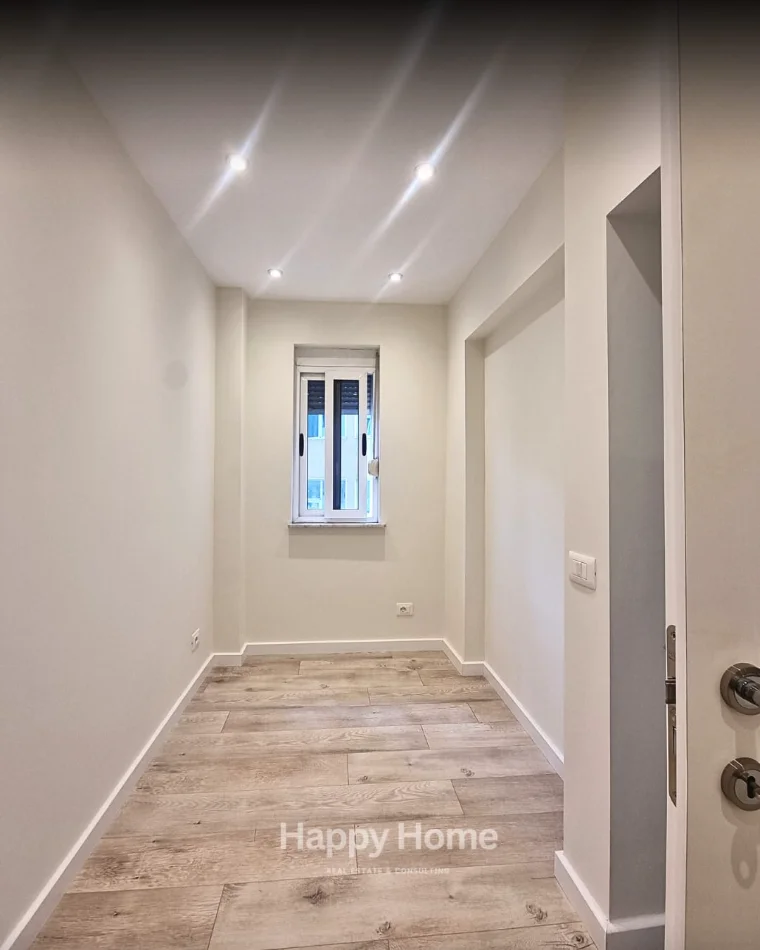 Tirane, jepet me qera zyre Kati 3, 110 m² 800 € 
