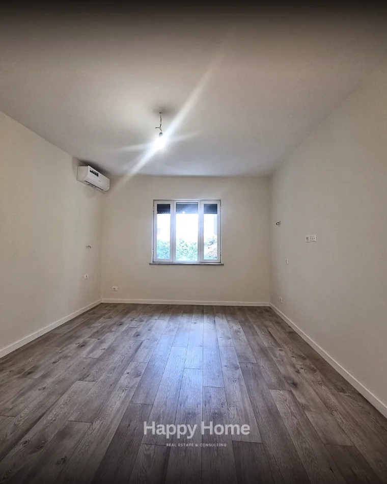 Tirane, jepet me qera zyre Kati 3, 110 m² 800 € 