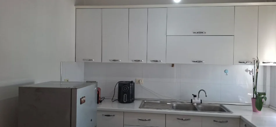 Tirane, jepet me qera apartament 2+1 Kati 5, 75 m² 550 € (5 MAJI)