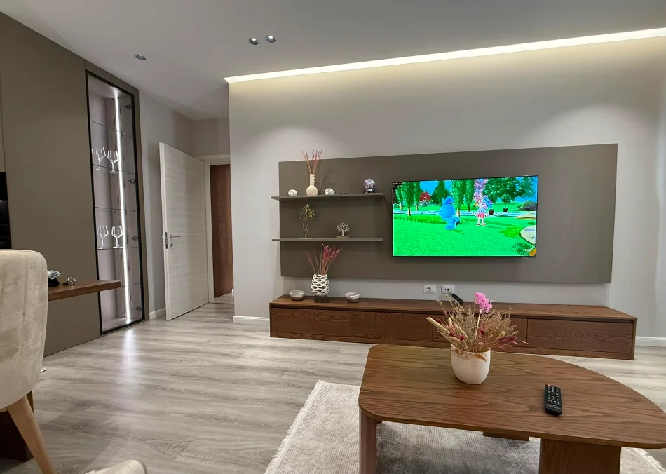 Tirane, jepet me qera apartament 1+1 Kati 4, 75 m² 700 € (LAPRAKE)