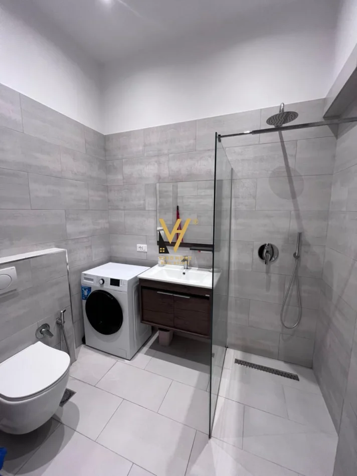 Tirane, jepet me qera apartament 2+1+Ballkon Kati 2, 75 m² 770 € (RRUGA E DURRESIT)