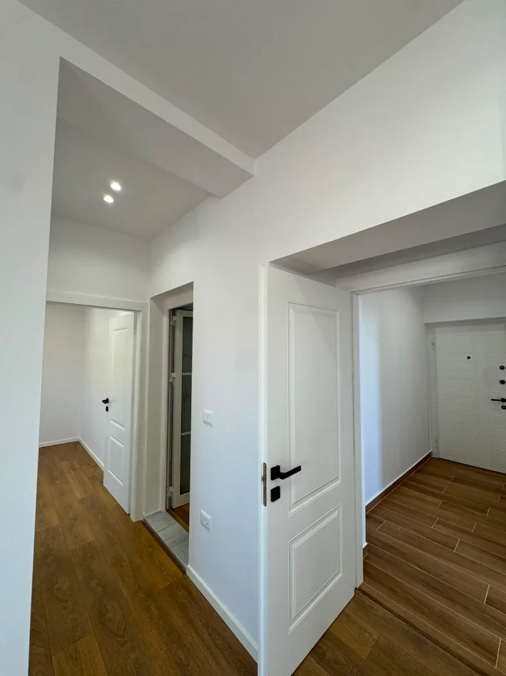 Tirane, shes apartament 2+1+Ballkon Kati 4, 64 m² 168.000 € (Rruga 4 Deshmoret)