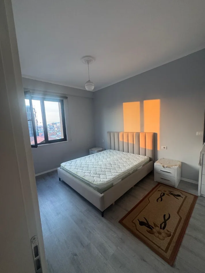 Tirane, jepet me qera apartament 2+1+Ballkon Kati 4, 86 m² , 60.000 LEKE (JORDAN MISJA, PRANE KOMPLEKSIT PANORAMA)