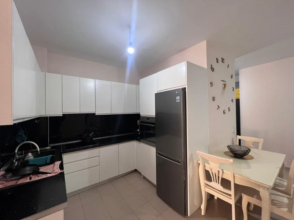 Tirane, jepet me qera 2+1 Kati 6, 100 m² 500 € (Astir, Kompleksi Fratari)