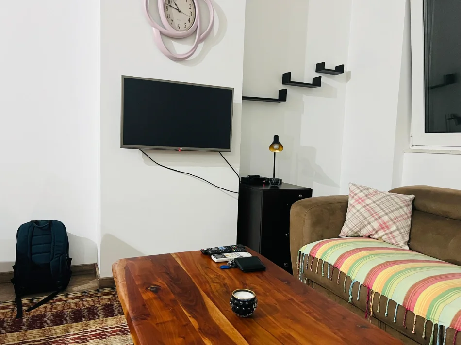 Tirane, jepet me qera apartament 2+1 Kati 12, 100 m² 700 € (Prane Intermedica)