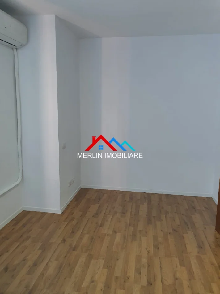 Tirane, jepet me qera zyre Kati 6, 75 m² 500 € (RRUGA E KOSOVAREVE)