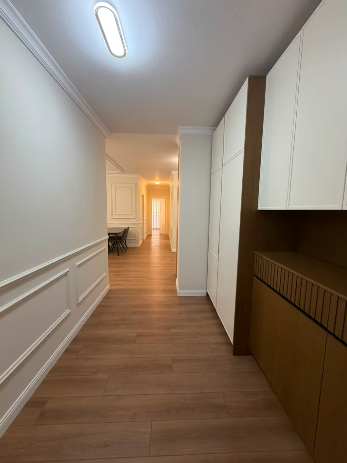 Tirane, jepet me qera apartament 2+1+Aneks+Ballkon Kati 6, 122 m² (Rruga Kavajes)