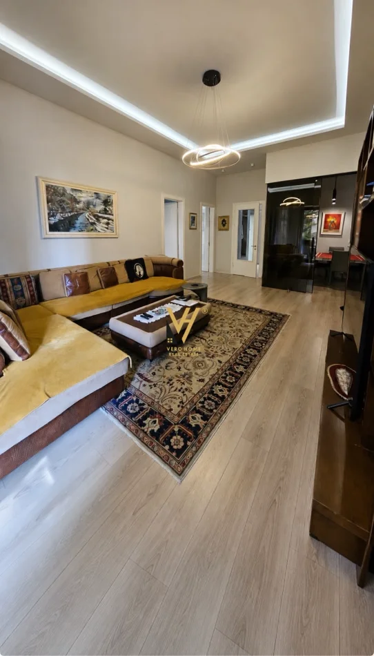 Tirane, shitet apartament 3+1+Ballkon Kati 1, 150 m² 300.000 € (RESIDENCA BETA)