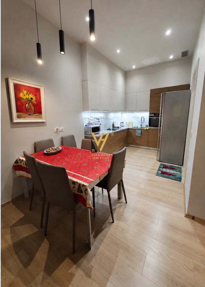 Tirane, shitet apartament 3+1+Ballkon Kati 1, 150 m² 300.000 € (RESIDENCA BETA)