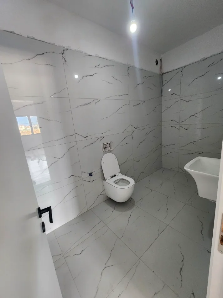 Tirane, shitet apartament 3+1 Kati 1, 150 m² 202.500 € (Paskuqan)
