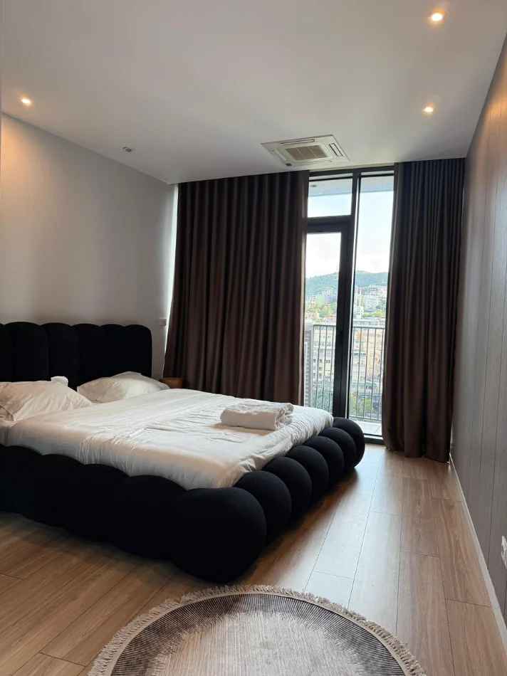 Tirane, shitet apartament 2+1+Ballkon Kati 8, 132 m² 480.000 € (Lake View Liqeni Artificial)