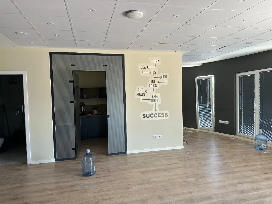 Tirane, jepet me qera zyre Kati 9, 224 m² 2.300 € (ZOGU I ZI)
