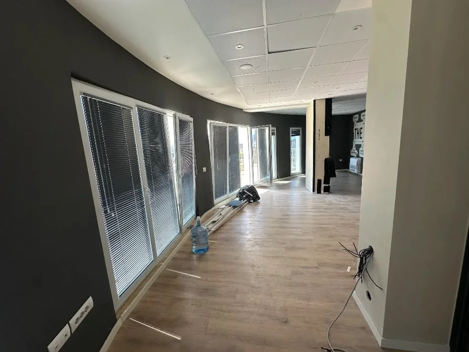 Tirane, jepet me qera zyre Kati 9, 224 m² 2.300 € (ZOGU I ZI)