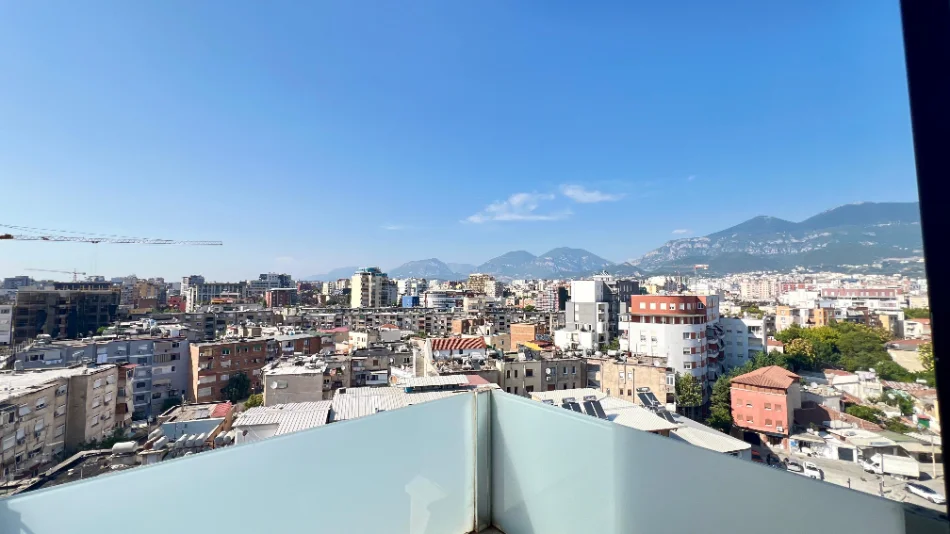 🏠Me Qera: 1+1 +1 Depo 📍 Shkolla e Baletit (Buze Rruge) - 60,000 Leke/Muaj - Orientim: JUG Plot Diell🌞 - K.7 - Sp.70m²