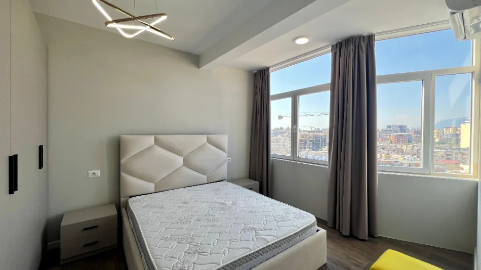🏠Me Qera: 1+1 +1 Depo 📍 Shkolla e Baletit (Buze Rruge) - 60,000 Leke/Muaj - Orientim: JUG Plot Diell🌞 - K.7 - Sp.70m²
