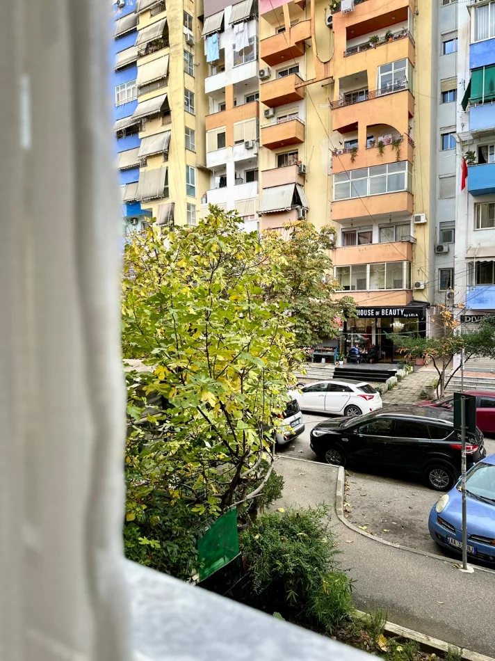 🏠Me Qera: 1+1 📍Sheshi Wilson (Prane Gjimnazit Petro Nini) - 55,000 Leke/Muaj - K.3 - SP.60m² ||  Me Akses te shpejte drejt Qendres dhe Bllokut🏃🏻‍♂