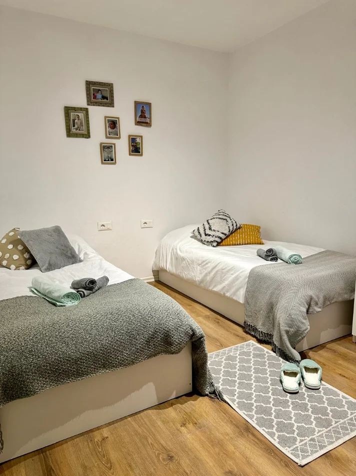 🏠Me Qera: 1+1 📍Sheshi Wilson (Prane Gjimnazit Petro Nini) - 55,000 Leke/Muaj - K.3 - SP.60m² ||  Me Akses te shpejte drejt Qendres dhe Bllokut🏃🏻‍♂