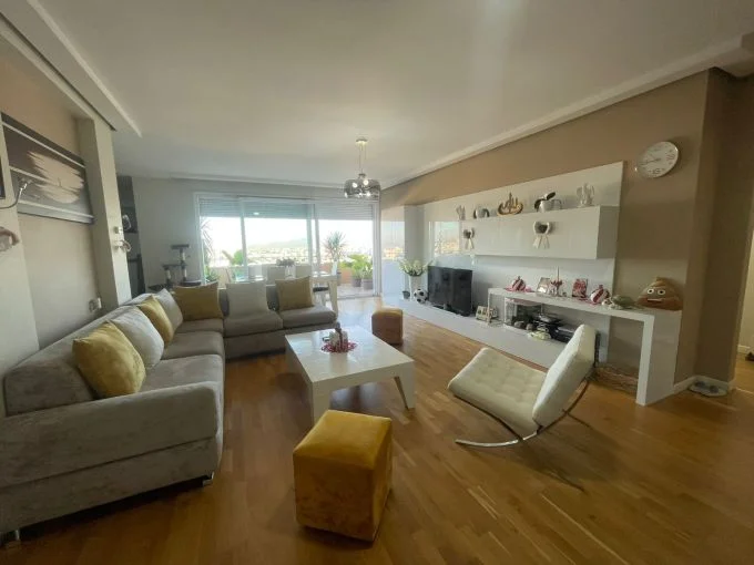 Tirane, shitet apartament+verande | Penthouse 3+1+Aneks+Ballkon Kati 6, 180 m² 360.000 € (Liqeni i thate , Kopshti botanik , Kopshti zoologjik)
