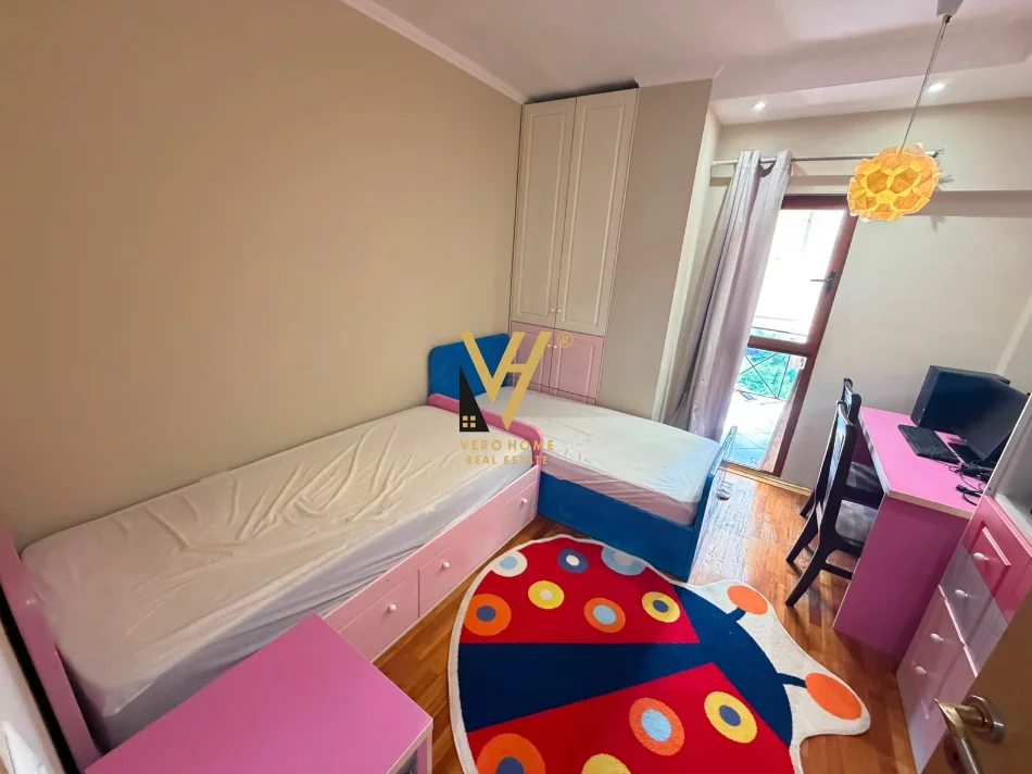Tirane, jepet me qera apartament 2+1+Ballkon Kati 5, 125 m² 870 € (RRUGA M.FORTUZI)