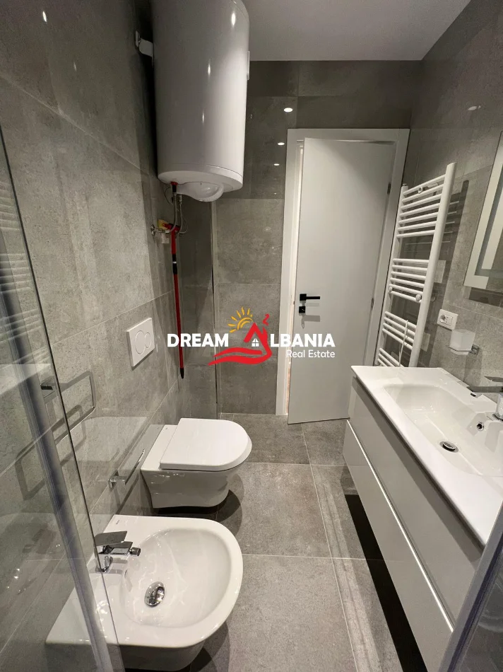 Tirane, jepet me qera apartament 2+1 Kati 7, 84 m² 700 € (Fusha Aviacionit)