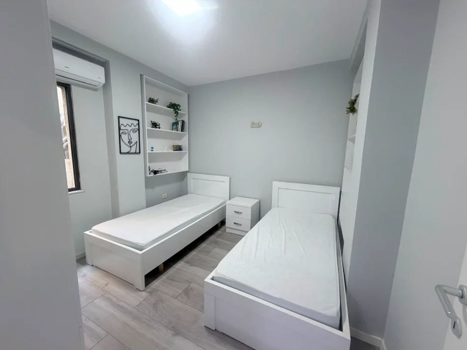 Tirane, shes apartament 2+1 Kati 5, 90 m² 268.000 € (Rruga Frosina Plaku)