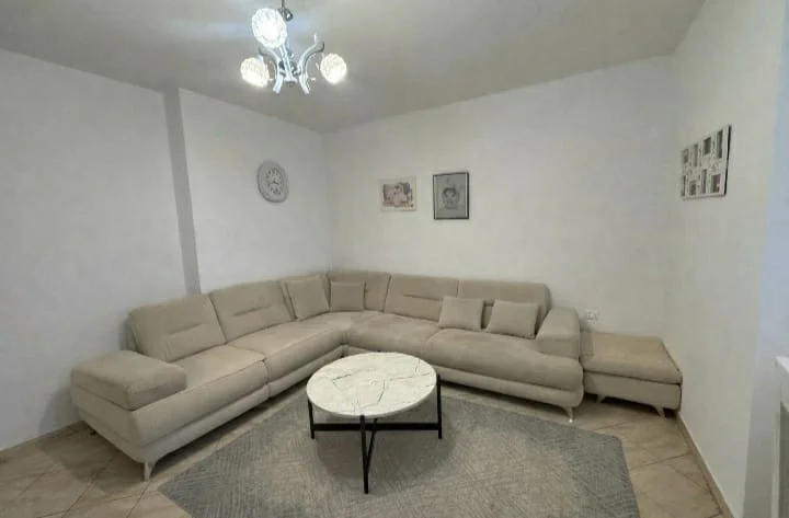 Tirane, shitet apartament 1+1+Ballkon Kati 6, 69 m² 83.000 € (mezez)