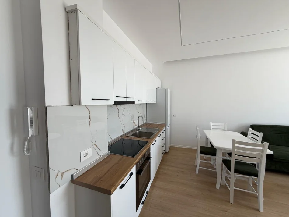 Tirane, jepet me qera apartament 1+1+Ballkon Kati 5, 70 m² 400 € (Rruga "Donald Trump" prane "Concept Home Real Estate")