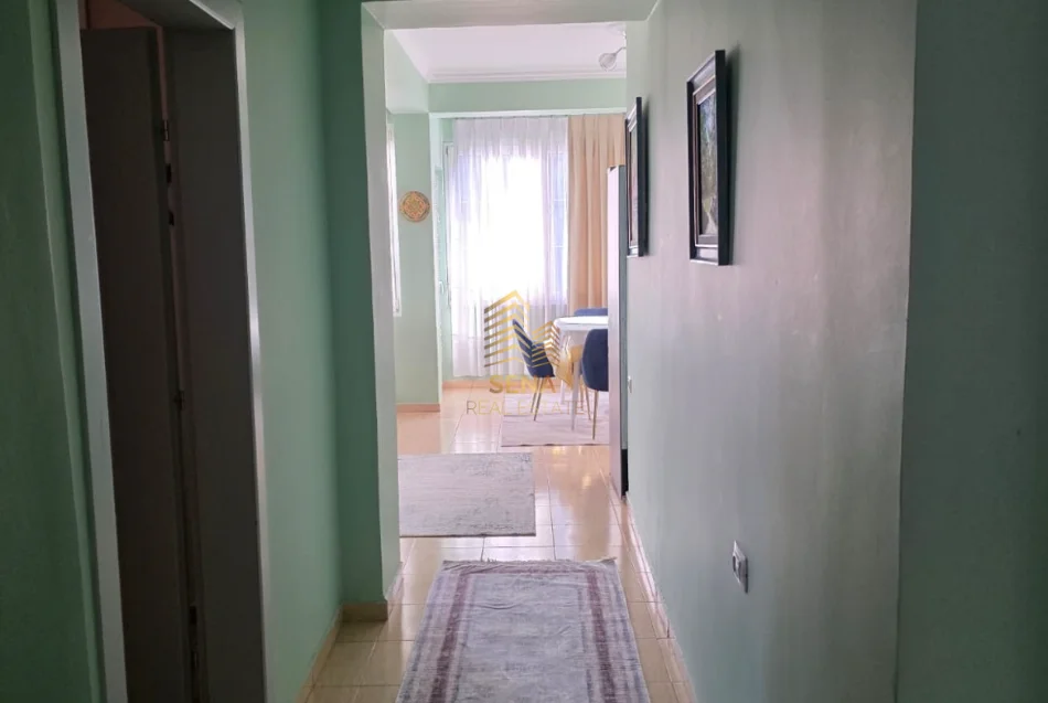 Tirane, jepet me qera apartament 2+1+Ballkon Kati 2, 100 m² 600 € (Tregu Elektrik)