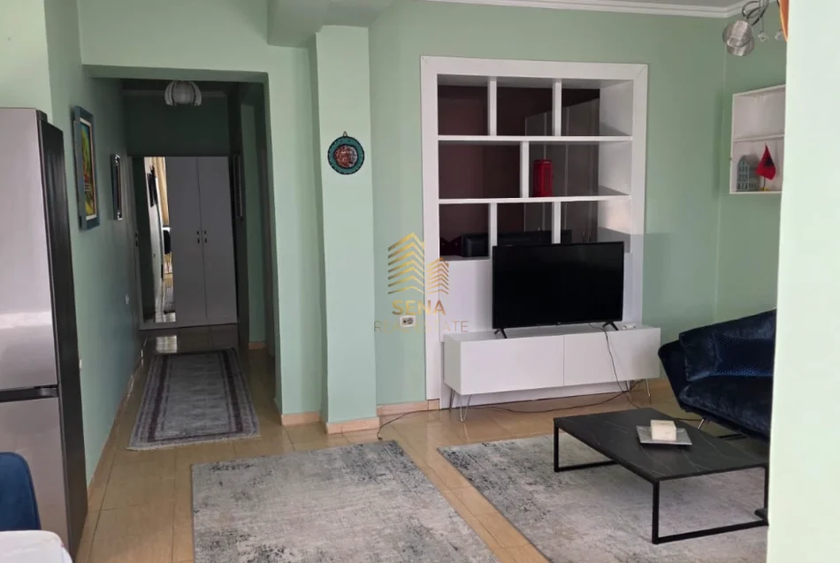 Tirane, jepet me qera apartament 2+1+Ballkon Kati 2, 100 m² 600 € (Tregu Elektrik)