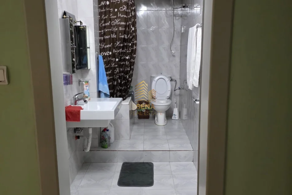 Tirane, jepet me qera apartament 2+1+Ballkon Kati 2, 100 m² 600 € (Tregu Elektrik)