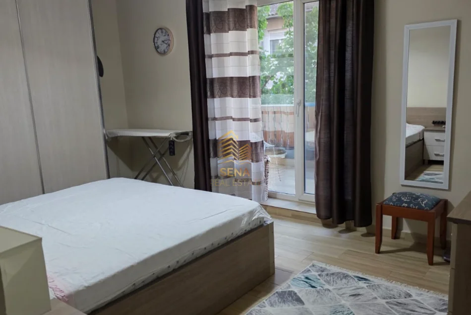 Tirane, jepet me qera apartament 2+1+Ballkon Kati 2, 100 m² 600 € (Tregu Elektrik)
