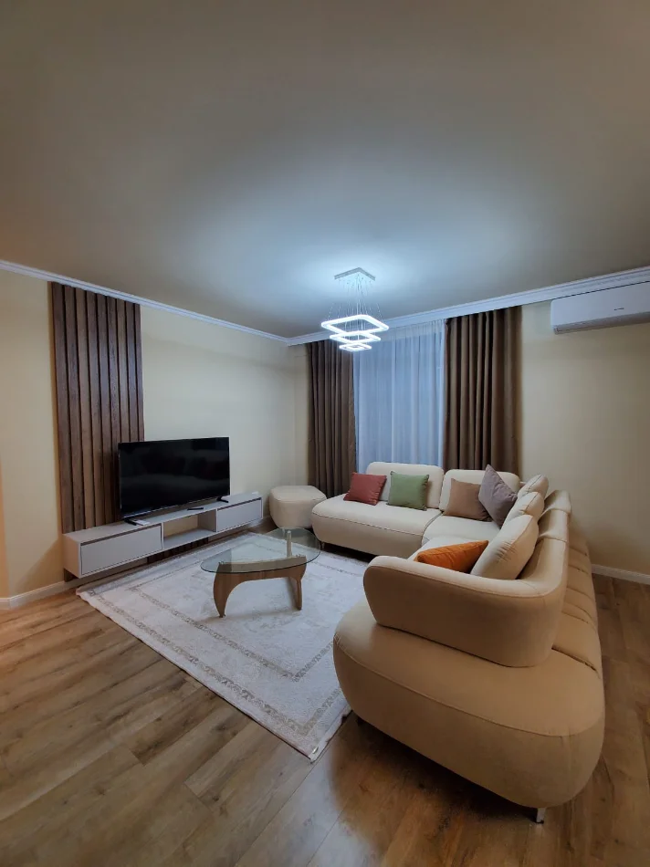 Tirane, jepet me qera apartament 2+1+Ballkon Kati 2, 115 m² 1.500 € 