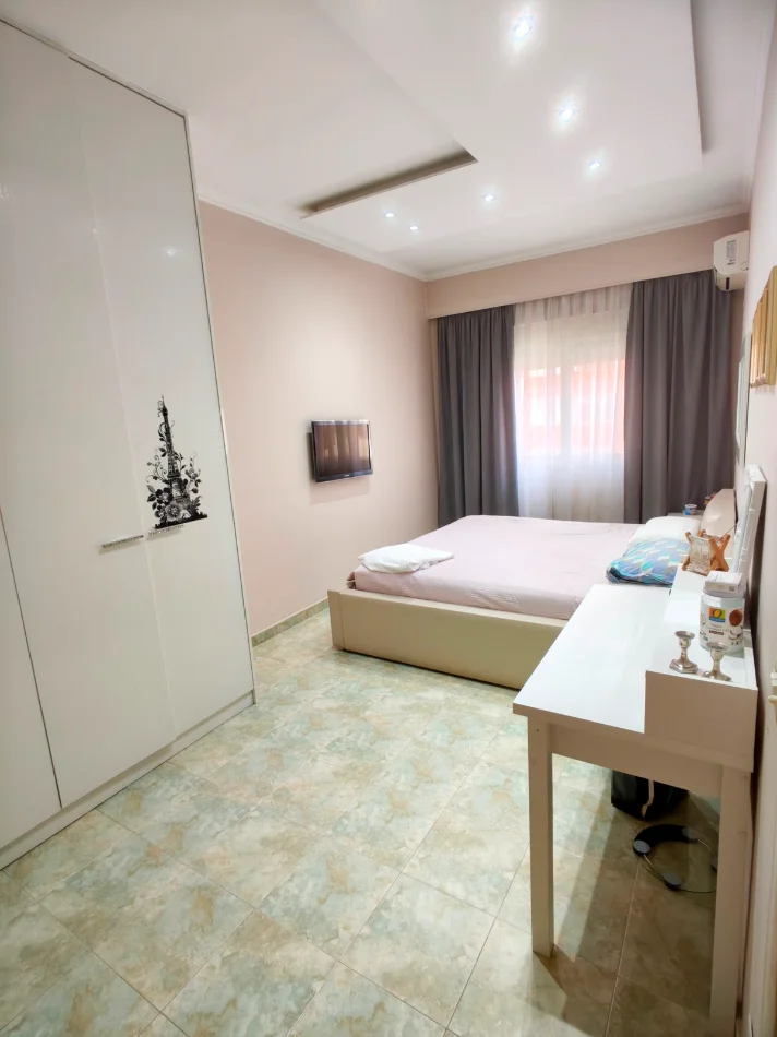 Tirane, shitet apartament 3+1 , 150.000 € (Yzberisht)